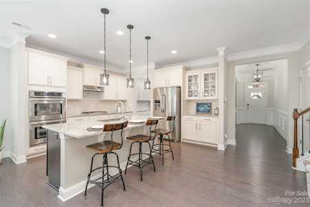 221 Blueview Rd Mooresville, NC 28117