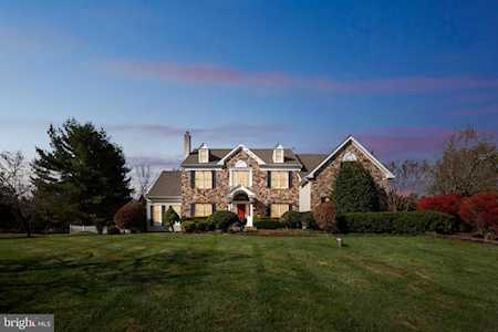 25 Pheasant Run Rd New Hope, PA 18938