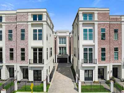 5822 Winsome Ln Houston, TX 77057