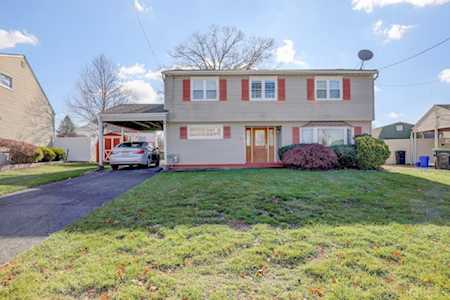 18 Woodcrest Drive Old Bridge, NJ 08857