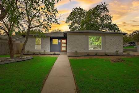 8207 Kearsarge DR Austin, TX 78745