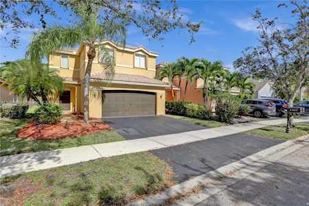 1462 Sabal Trl Weston, FL 33327