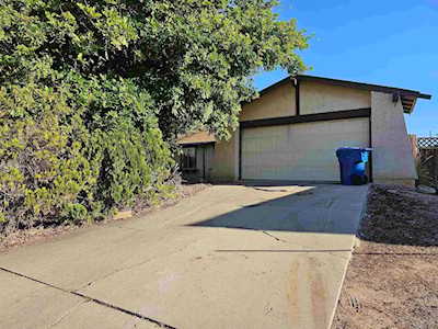9483 Avenida Acero Spring Valley, CA 91977