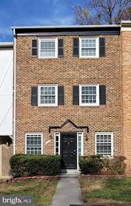 14830 Hoxton Square Centreville, VA 20120