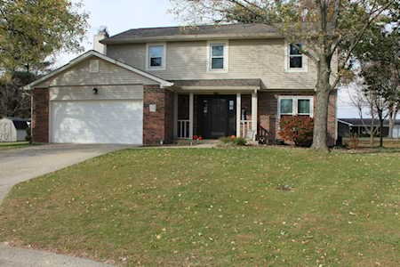 25 Village Walk Ct Zionsville, IN 46077