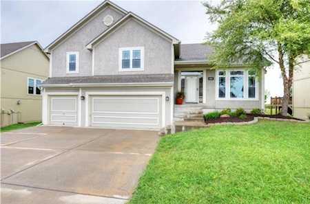 10416 N Cypress Ave Kansas City, MO 64156