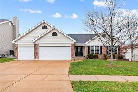 230 Huntsdale Dr Wentzville, MO 63385