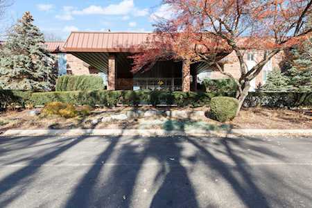 1049 W Ogden Ave #1-105 Naperville, IL 60563