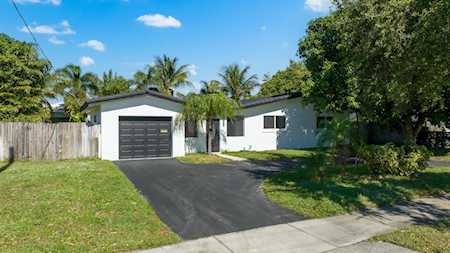 2311 NE 45th Street Lighthouse Point, FL 33064