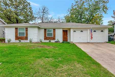 703 Shelmar Drive Euless, TX 76039
