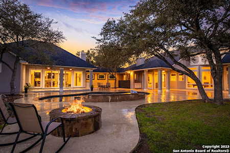 213 Falling Hills New Braunfels, TX 78132