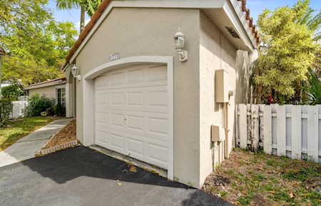1216 NW 125th Ter Sunrise, FL 33323