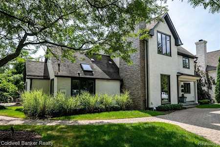 839 Randall Ct Birmingham, MI 48009