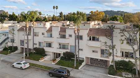11110 Camarillo St #117 Toluca Lake, CA 91602