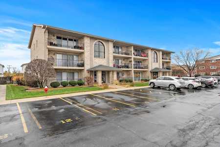 5780 W 76th Place #W-1B Burbank, IL 60459