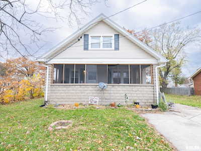 2821 W Rohmann Ave West Peoria, IL 61604