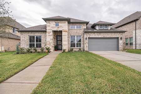 2214 Highland River Dr Pearland, TX 77089