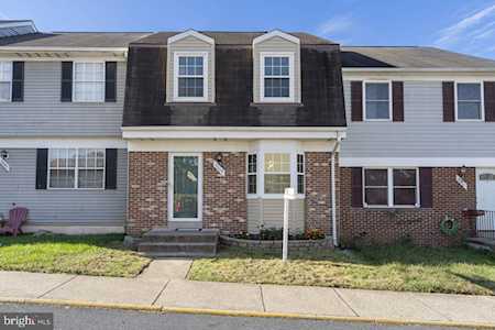 9009 Whispering Pine Ct Manassas, VA 20110
