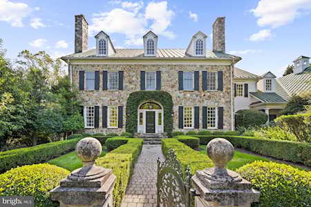 8408 Parham Ct Mclean, VA 22102