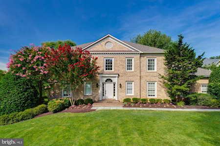 1906 Ballycor Dr Vienna, VA 22182