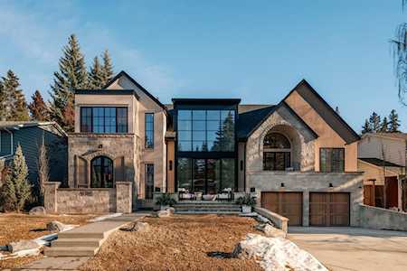 6918 Legare Dr SW Calgary, AB T3E 6H4