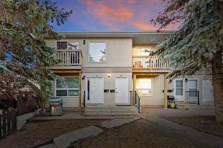 219 Huntington Park Bay NW #102 Calgary, AB T2K 5H5