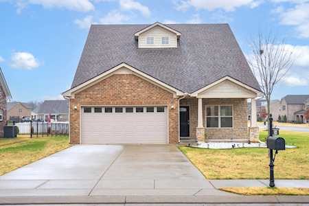 5123 Lady Thatcher Dr Murfreesboro, TN 37129