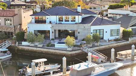 104 Linda Isle Newport Beach, CA 92660
