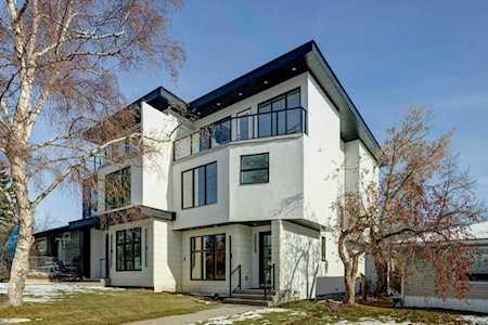 2608 18 St SW Calgary, AB T2T 4T5
