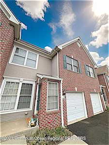 17 Ironwood Ct Middletown, NJ 07748