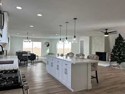 8422 Bashan Lake Ave San Diego, CA 92119