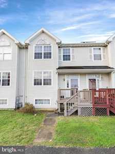 18 Swansea Ln Newark, DE 19702