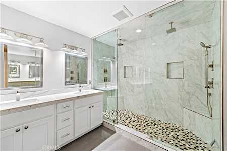 17 Plushstone Rancho Santa Margarita, CA 92688