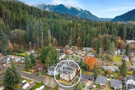 551 SE Andrews St Issaquah, WA 98027