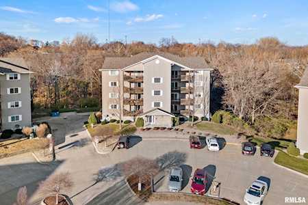 4084 Creek Hill Dr Bettendorf, IA 52722