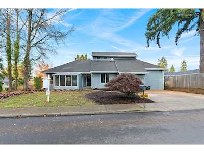 725 NW Darnielle ST Hillsboro, OR 97124