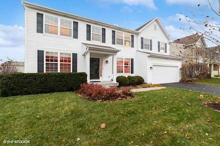 61 Brentwood Dr Gilberts, IL 60136