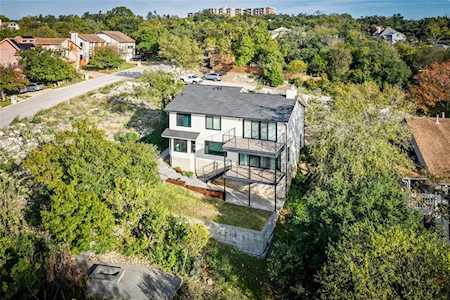 9104 Country Canyon CV Austin, TX 78759