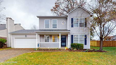 4812 Oak Pointe Dr Louisville, KY 40245