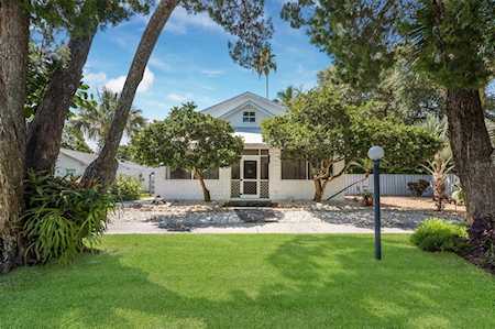 680 Broadway St Longboat Key, FL 34228