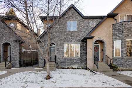 449 20 Ave NE #102 Calgary, AB T2E 1R3