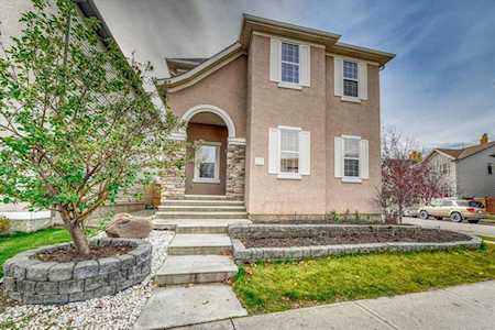 37 Elgin Meadows Way SE Calgary, AB T2Z 0B7