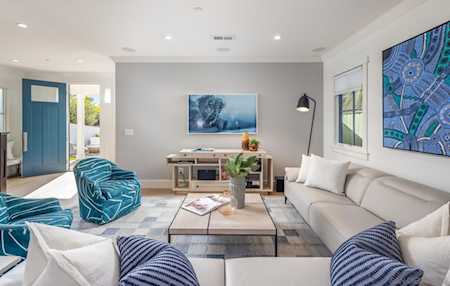 237 La Mesa Ave Encinitas, CA 92024