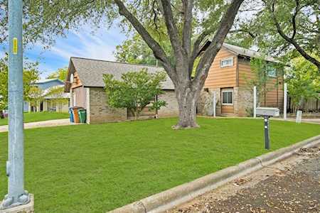 2215 Stone River DR Austin, TX 78745