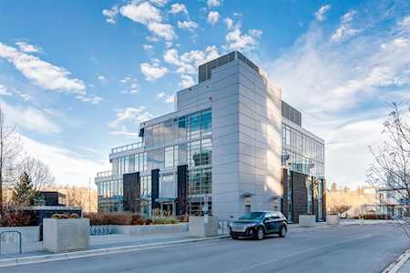 88 Waterfront Mews SW #201 Calgary, AB T2P 0W3