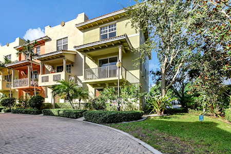 219 N L Street #112 Lake Worth Beach, FL 33460