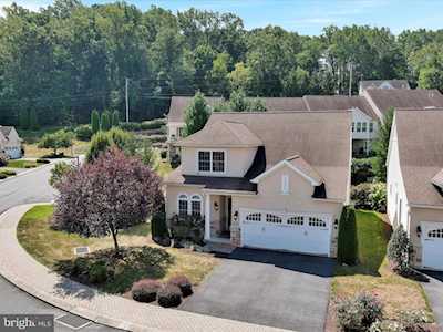 2840 Mimosa Ln Lancaster, PA 17601