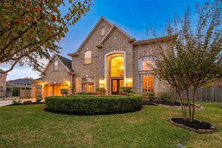 2831 Broken Arrow Missouri City, TX 77459