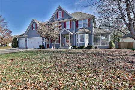 3904 SW 22nd St Blue Springs, MO 64015