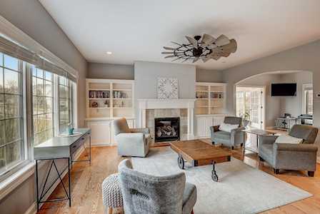 128 Westmorland Dr Mount Horeb, WI 53572